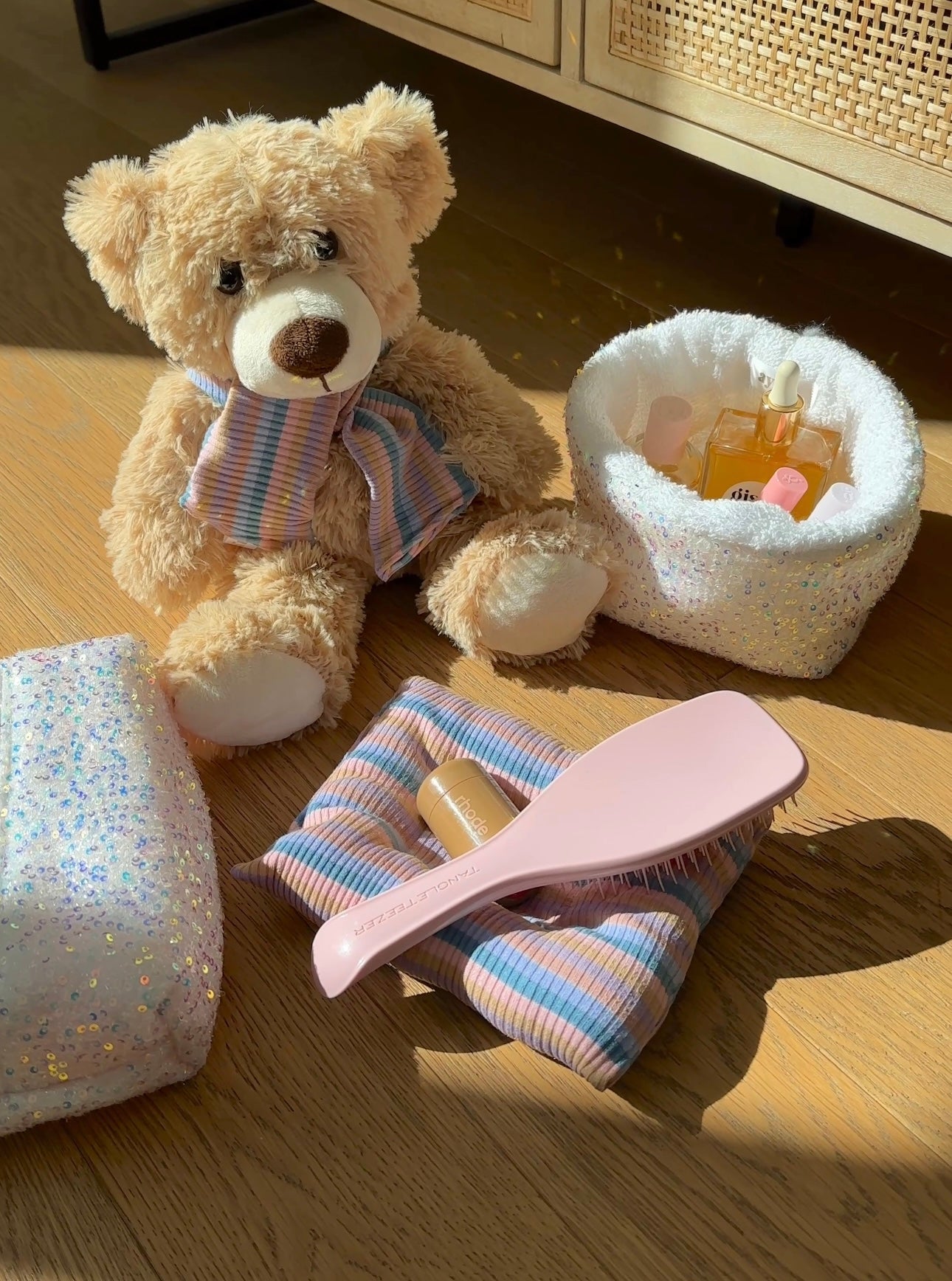 THE HOLIDAY TEDDY BEAR + GIFT BAG