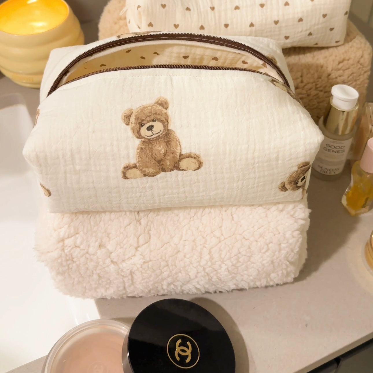 TEDDY BEAR HEARTS MAKEUP BAG