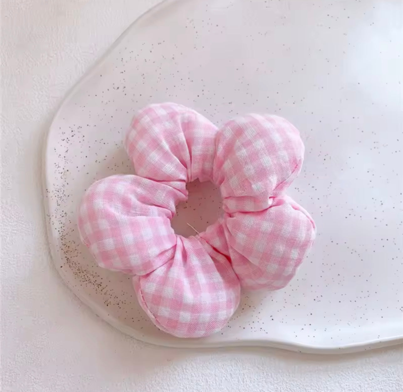 PINK GINGHAM FLOWER SCRUNCHIE