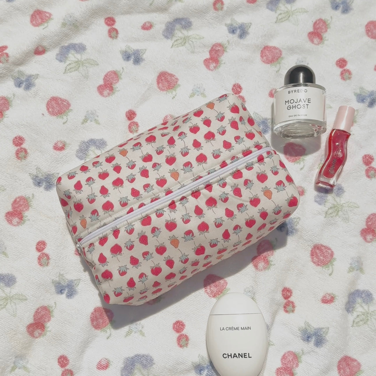 MINI STRAWBERRIES MAKE-UP BAG-AYJAY