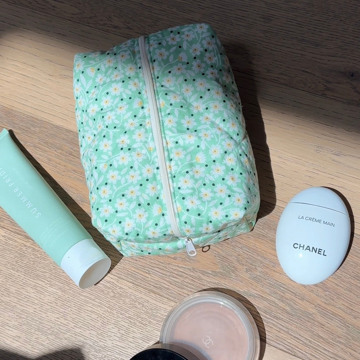 LIGHT GREEN FLORAL MAKEUP BAG