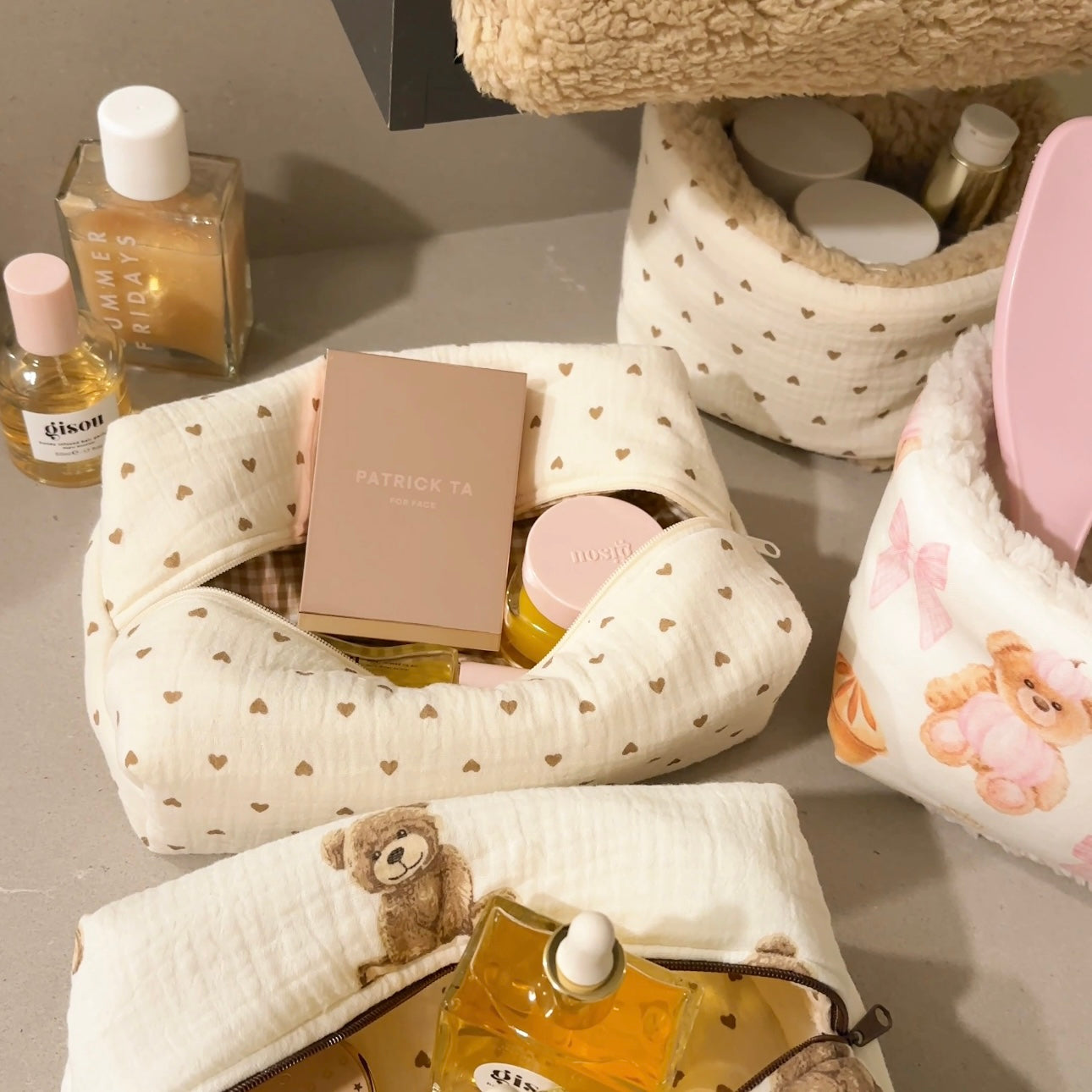 BROWN HEARTS MAKEUP BAG