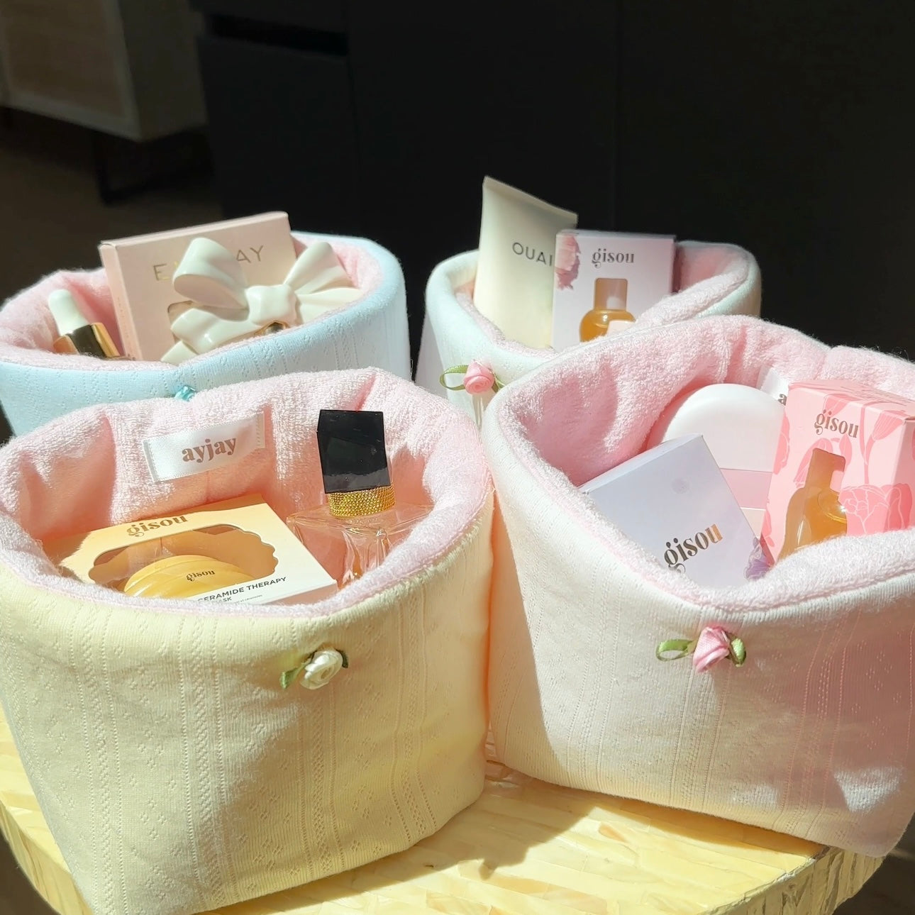 YELLOW LACE KNIT ORGANIZER