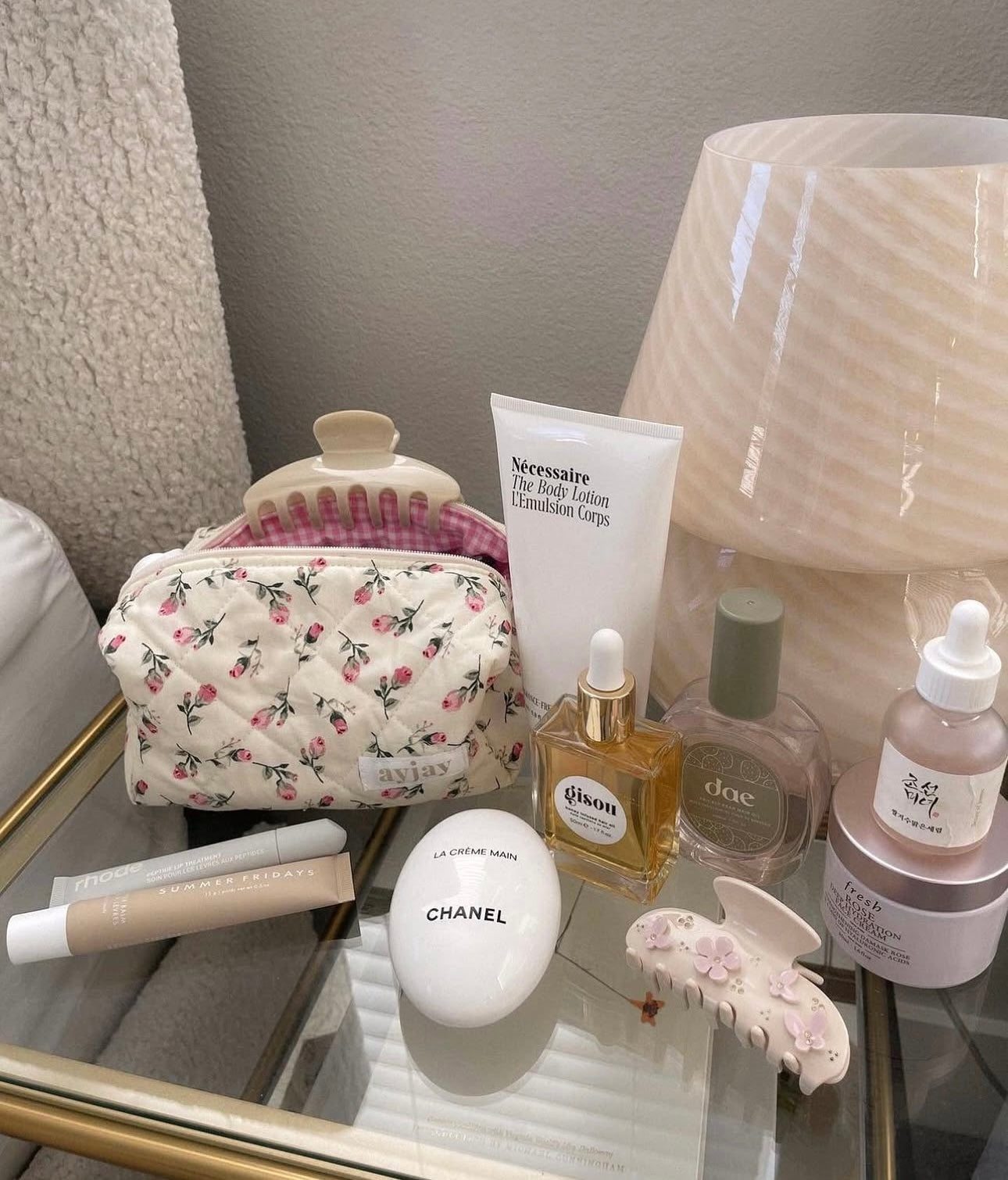 CREAM ROSES MAKEUP BAG