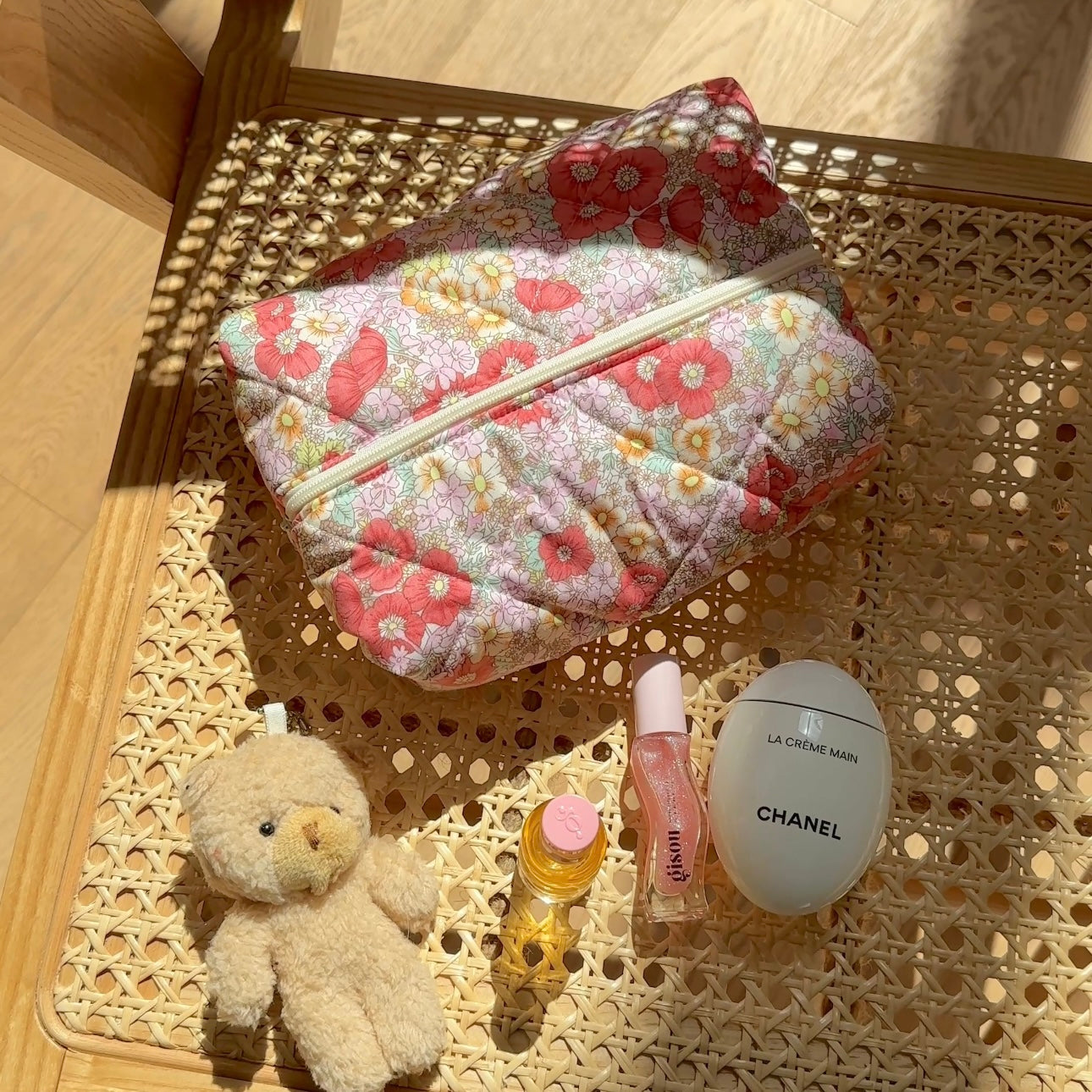 RED WATERLILY FLORAL MAKEUP BAG