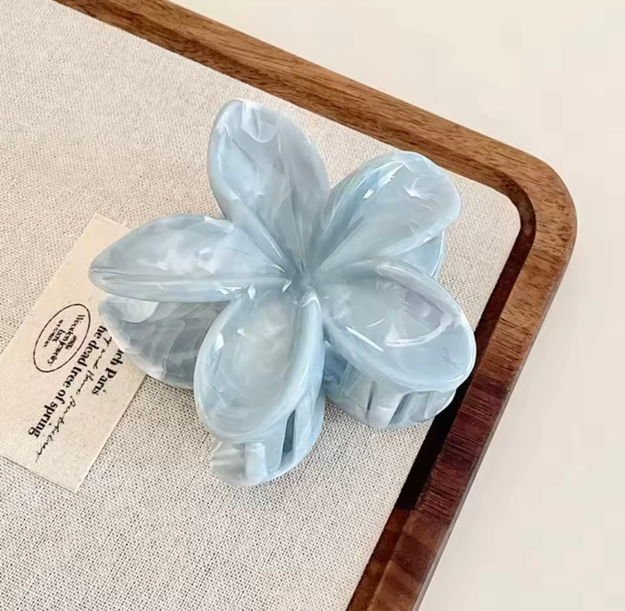 MARBLE LILY HAIR CLIP