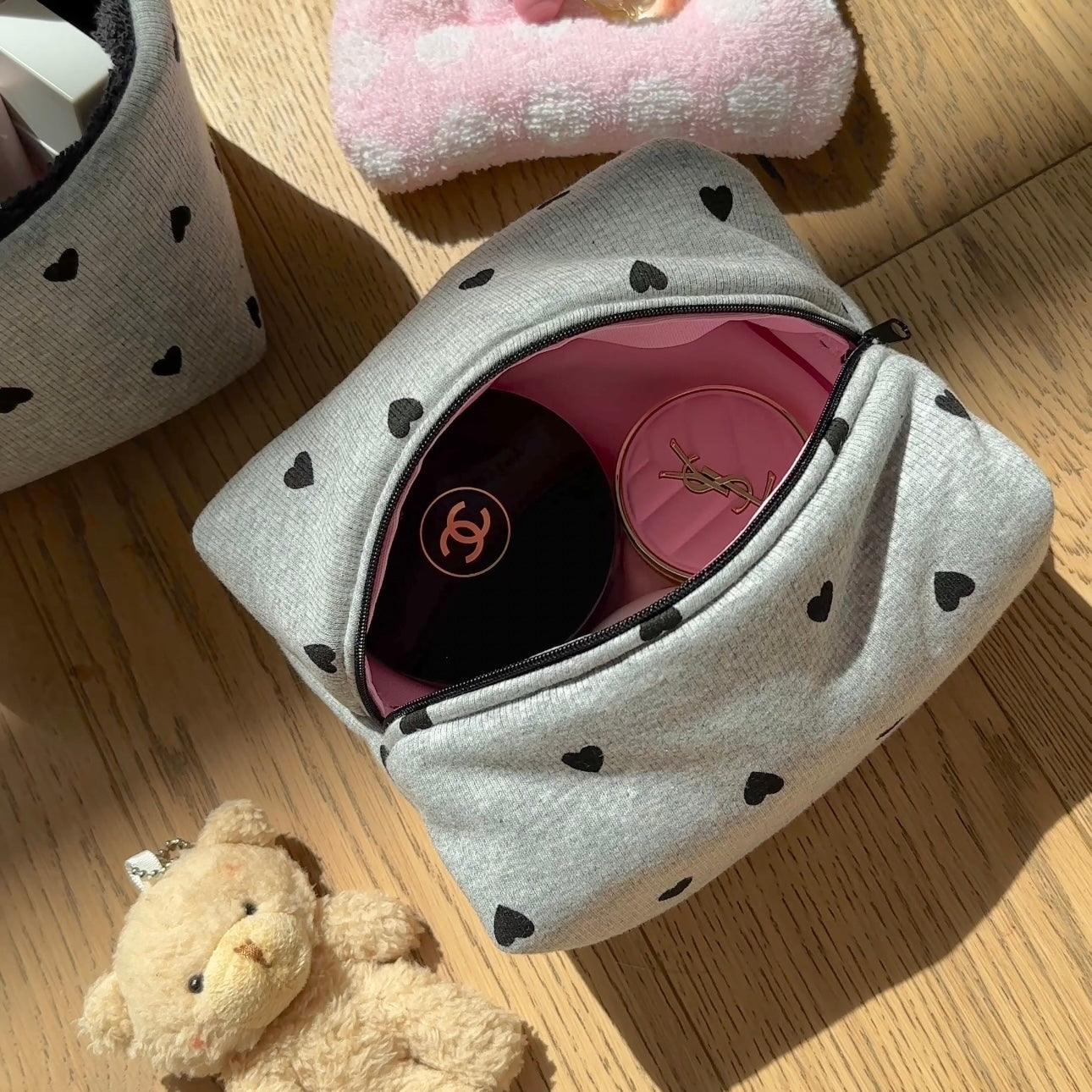 GREY HEARTS MAKEUP BAG