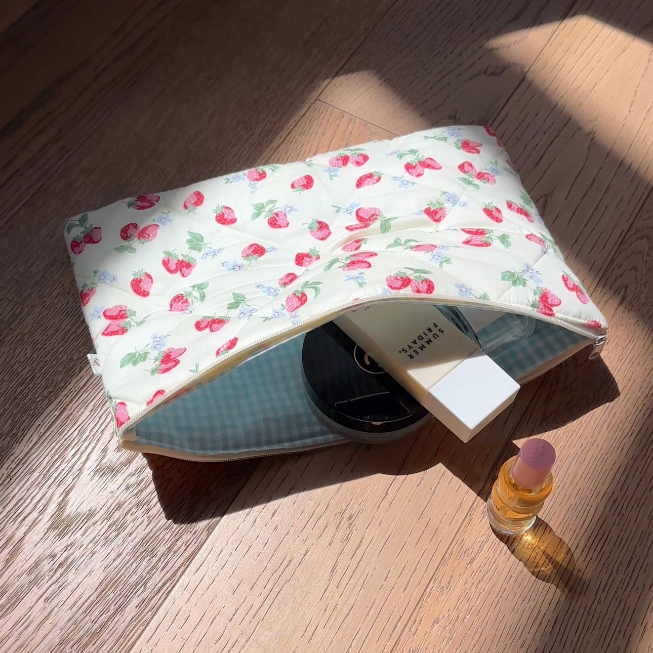 STRAWBERRY YELLOW IPAD SLEEVE