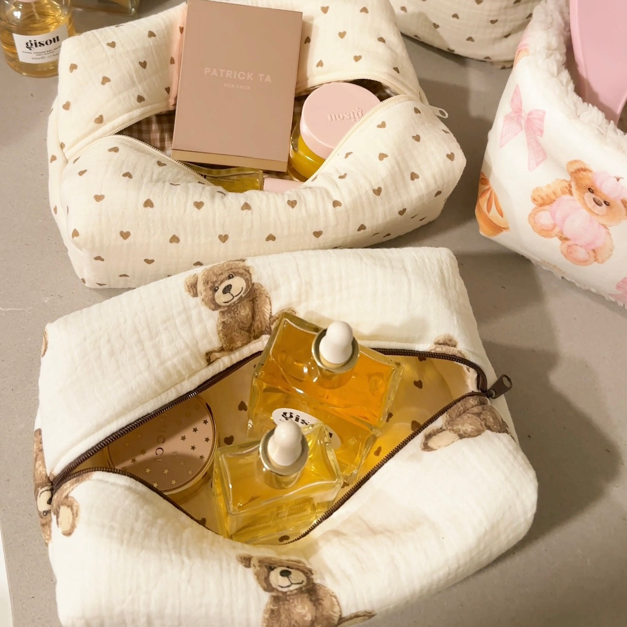 TEDDY BEAR HEARTS MAKEUP BAG