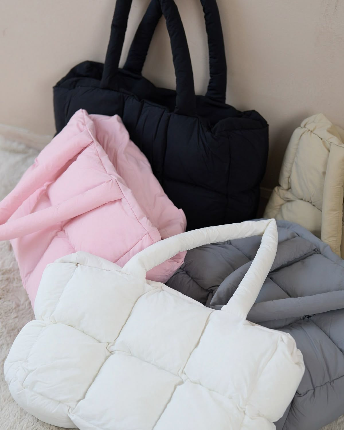 WHITE CLOUD PUFFER DUFFLE BAG