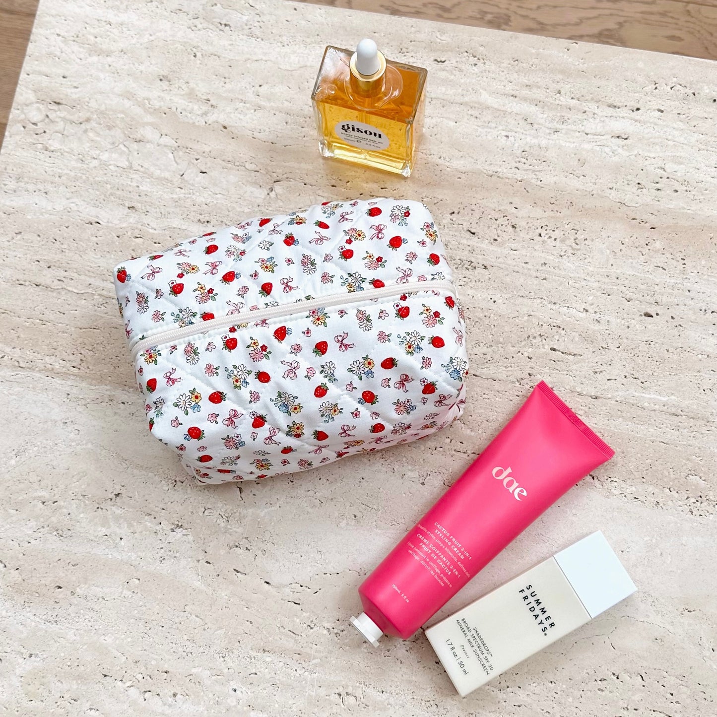 STRAWBERRIES & BOWS MAKE-UP BAG-AYJAY