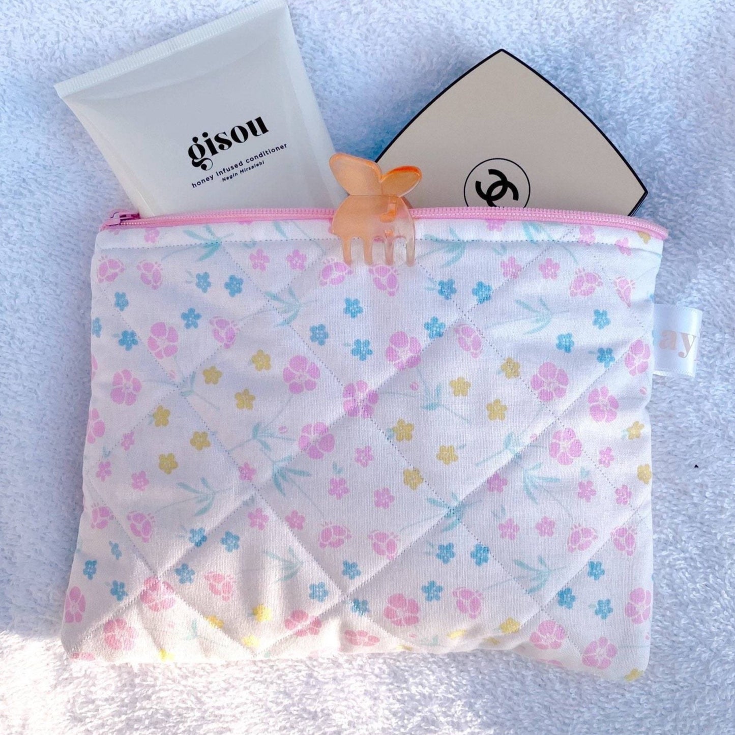 WHITE FLORAL POUCH-AYJAY