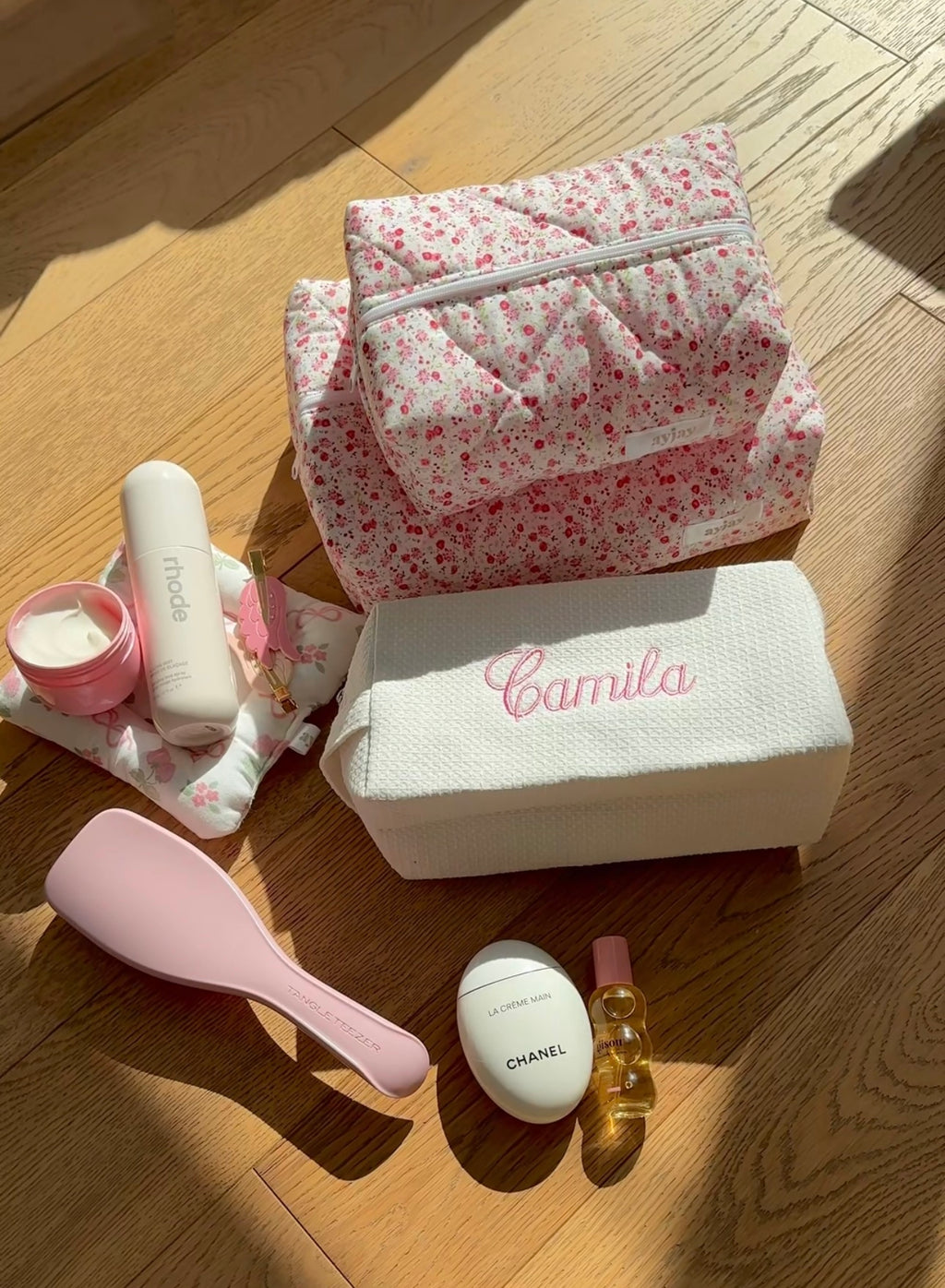 RED MINIMALIST FLORAL