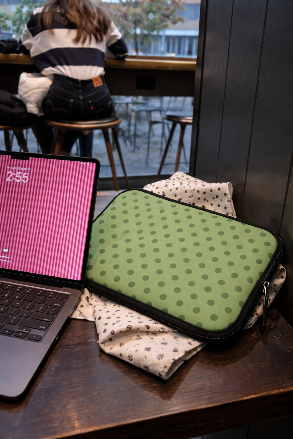 OLIVE POLKA DOTS NEOPRENE KINDLE IPAD & LAPTOP SLEEVE