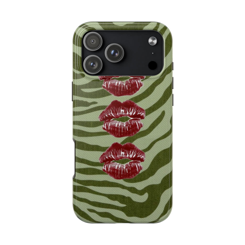GREEN LEOPARD KISS PHONE CASE