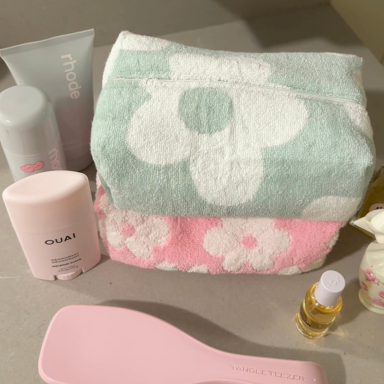 VINTAGE SAGE DAISIES MAKEUP BAG