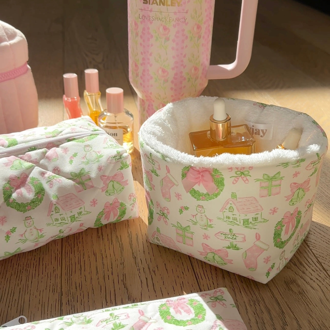 THE NORTH POLE MAKEUP BAG