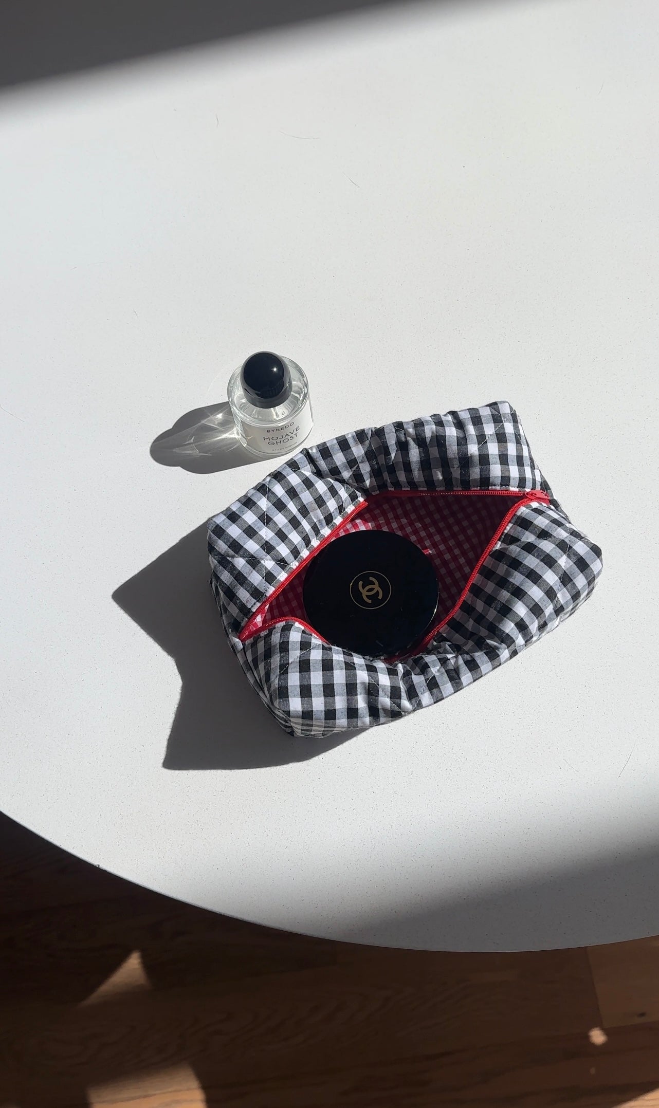 BLACK GINGHAM RED MAKEUP BAG