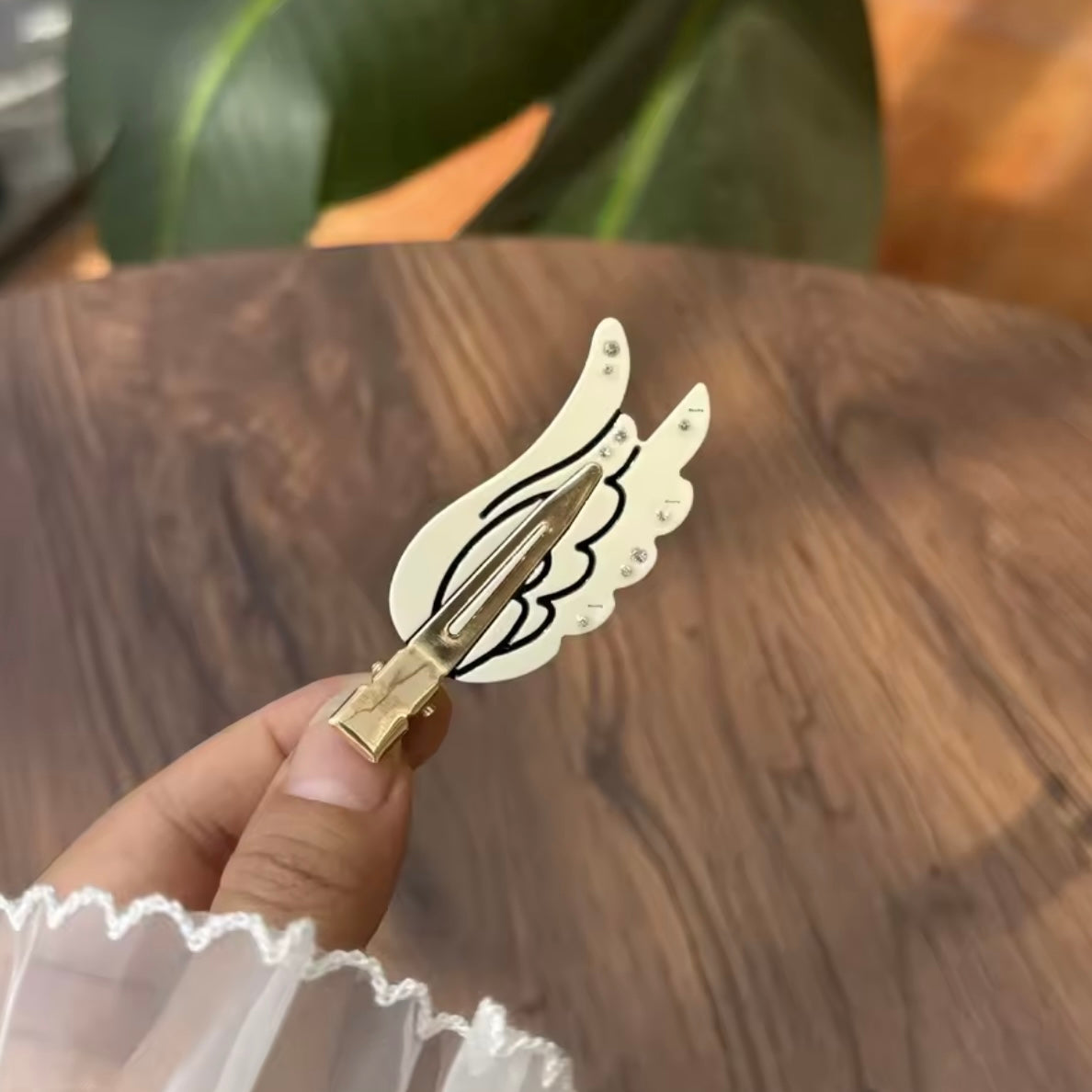 MINI ANGEL WING HAIR PIN