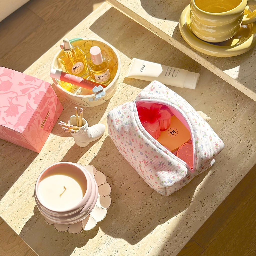 VINTAGE WHITE FLORAL MAKE-UP BAG-AYJAY