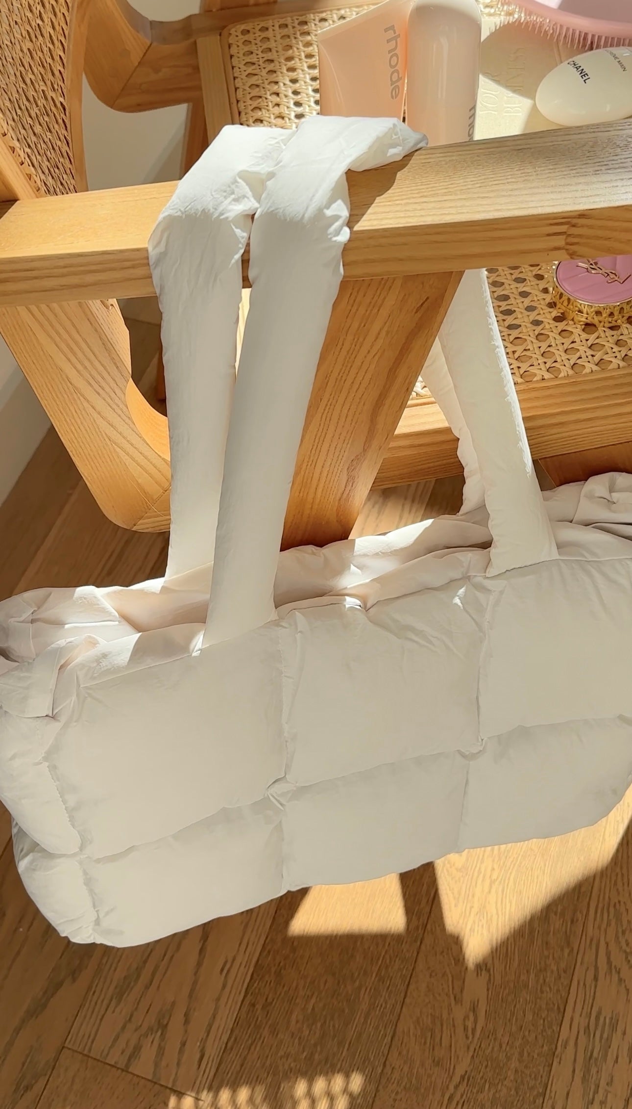 WHITE CLOUD PUFFER DUFFLE BAG