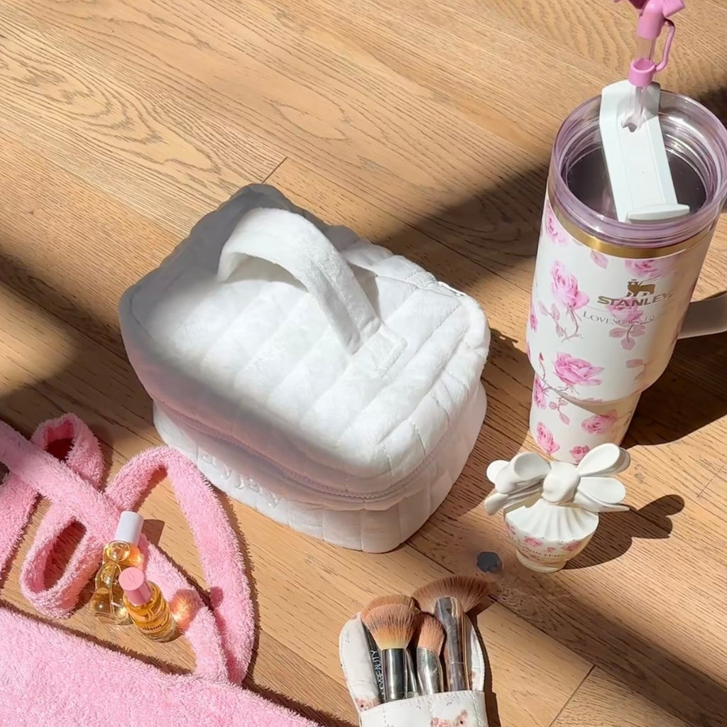 WHITE CLOUD TEDDY VANITY BAG