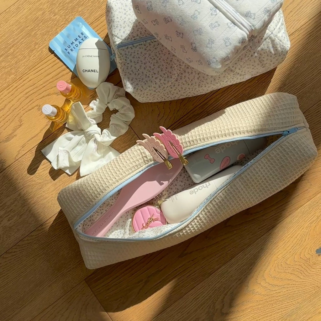 BEIGE WAFFLE KNIT BLUE FLORAL HAIRTOOL DYSON BAG