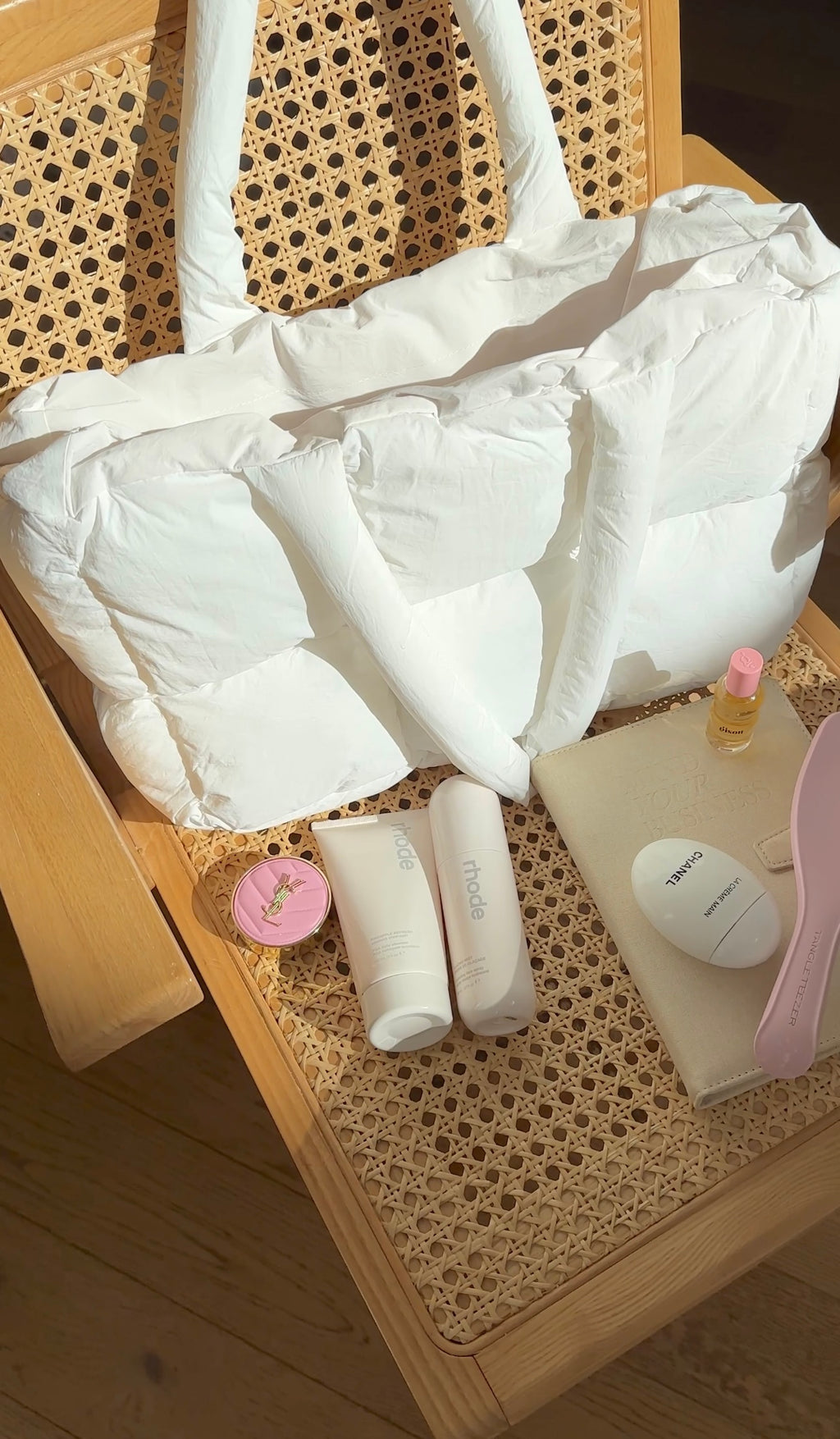 WHITE CLOUD PUFFER DUFFLE BAG