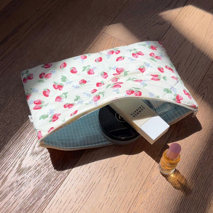 STRAWBERRY YELLOW IPAD SLEEVE