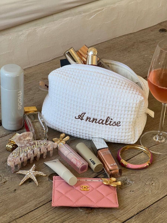 WHITE WAFFLE KNIT NAME BAG