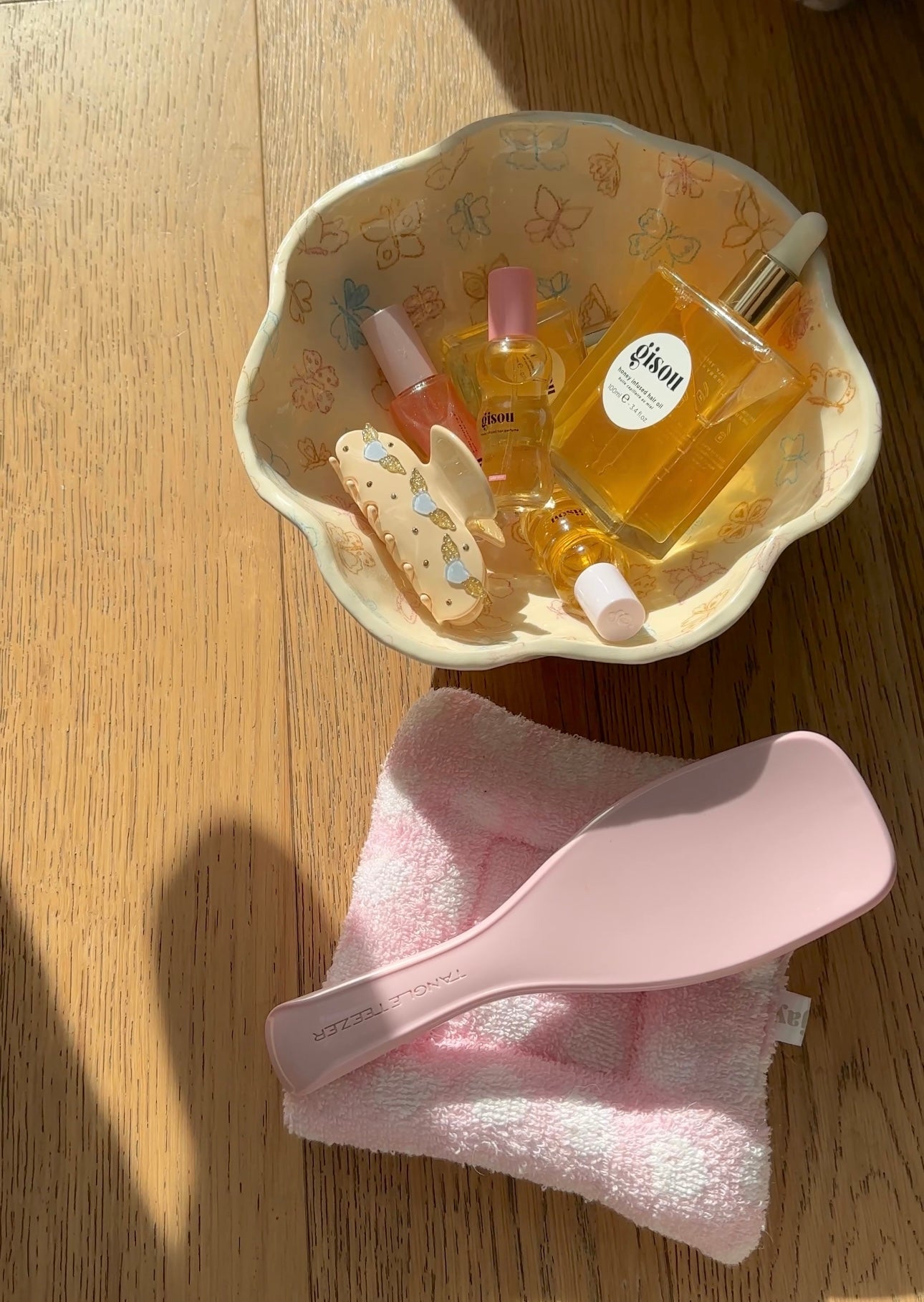 BEIGE & BLUE ANGEL WING HAIR CLAW