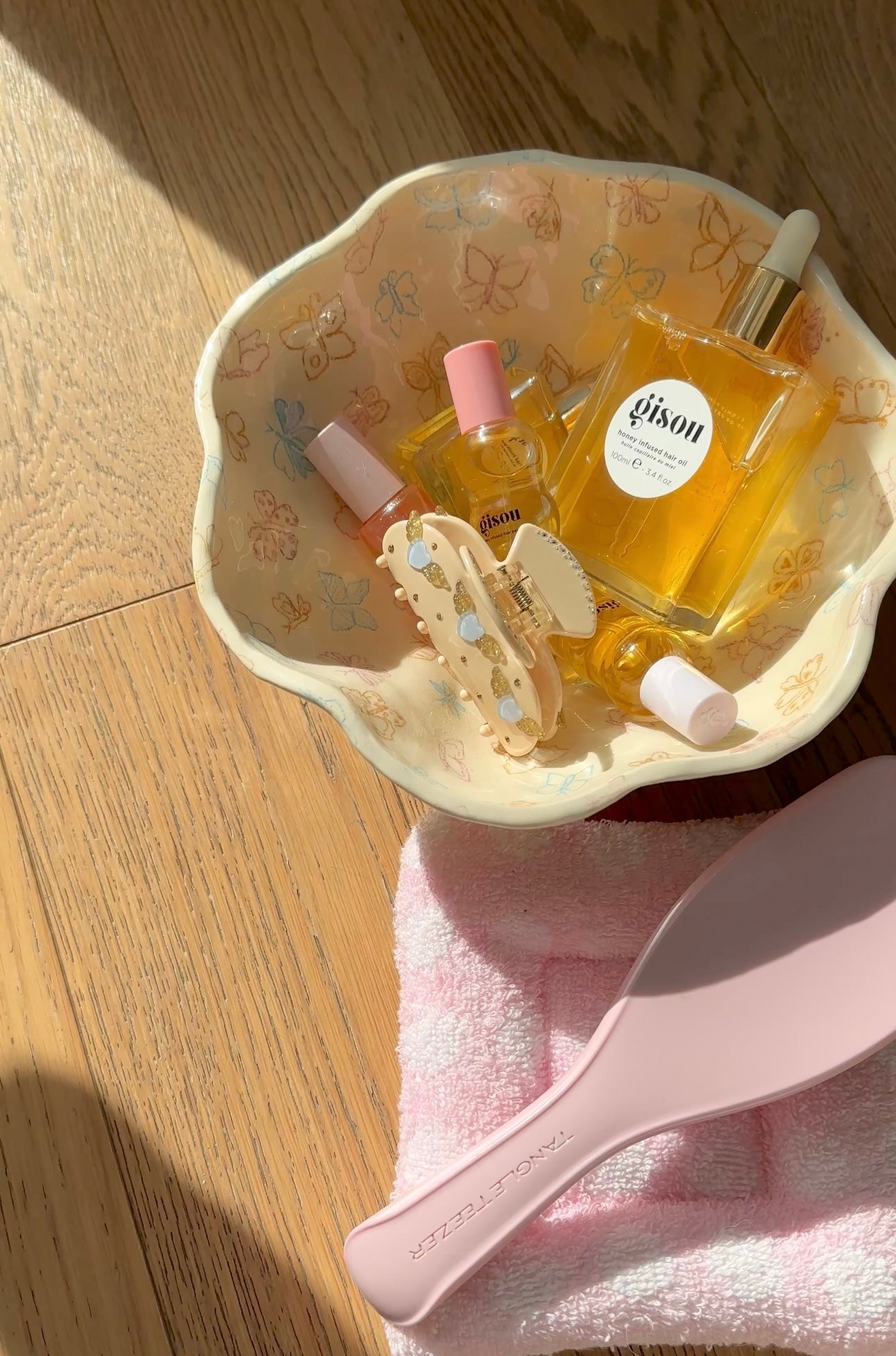 BEIGE & BLUE ANGEL WING HAIR CLAW