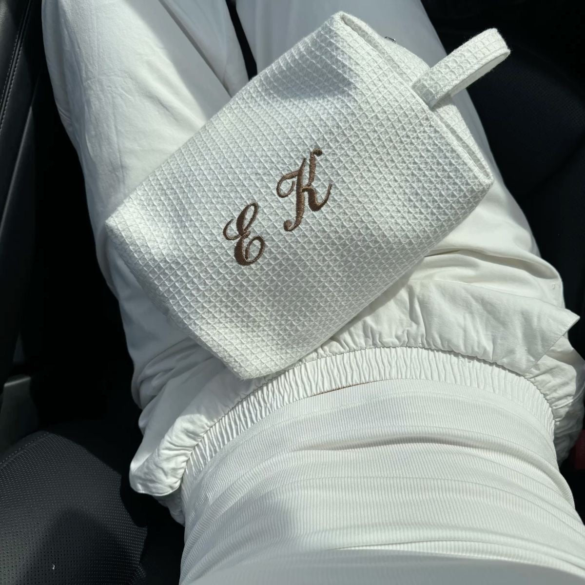 WHITE WAFFLE KNIT BROWN PERSONALIZED NAME BAG