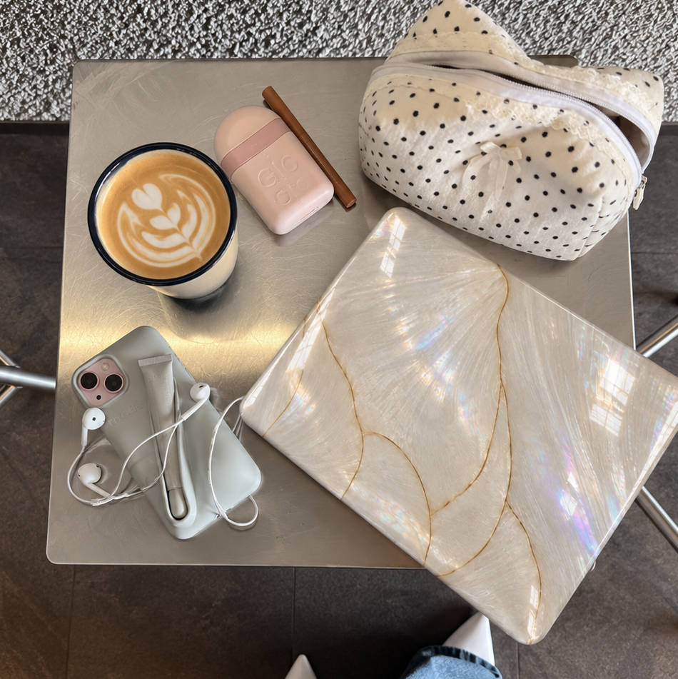 LIGHT IVORY OPAL SHELL MACBOOK COVERS
