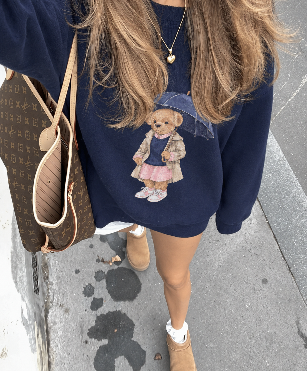 THE LONDON TEDDY BEAR NAVY CREWNECK SWEATSHIRT