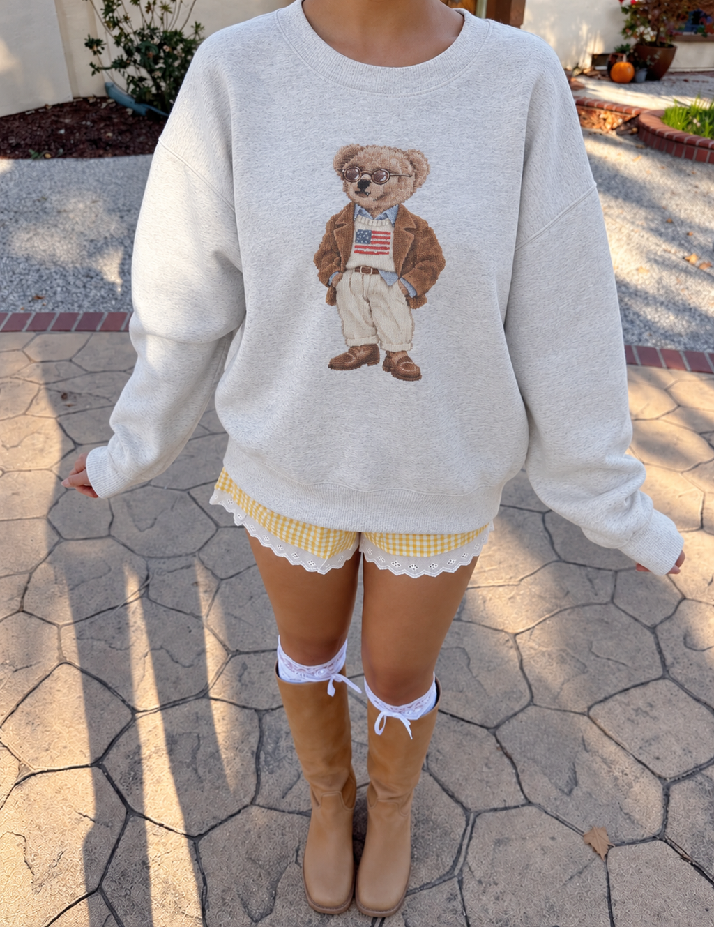 THE VINTAGE AMERICANA TEDDY BEAR GRAY CREWNECK SWEATSHIRT