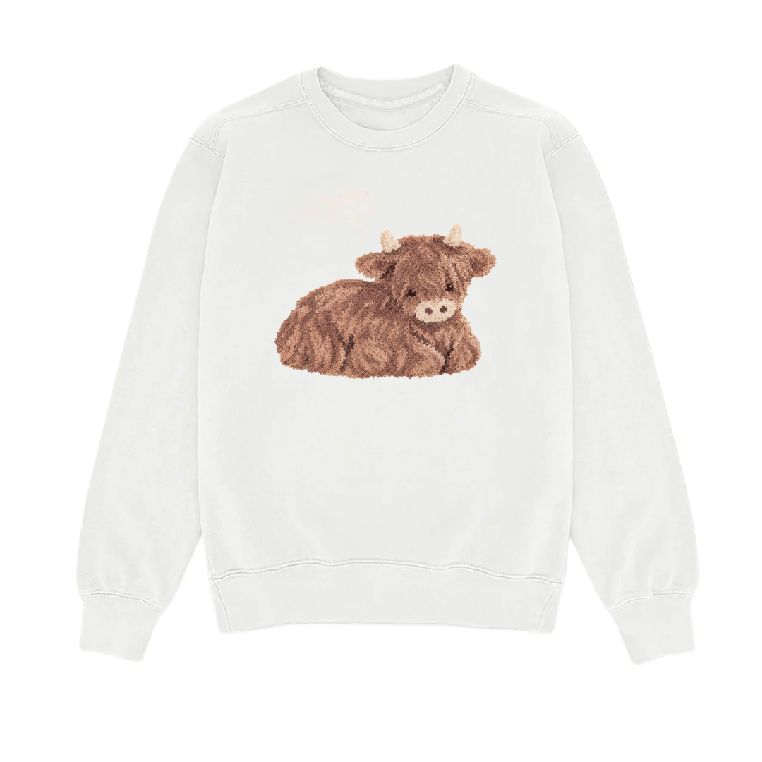 THE HIGHLAND COW WHITE CREWNECK SWEATSHIRT