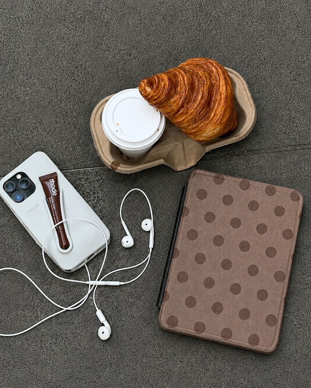 Hardcover Kindle case with chocolate brown polka dots