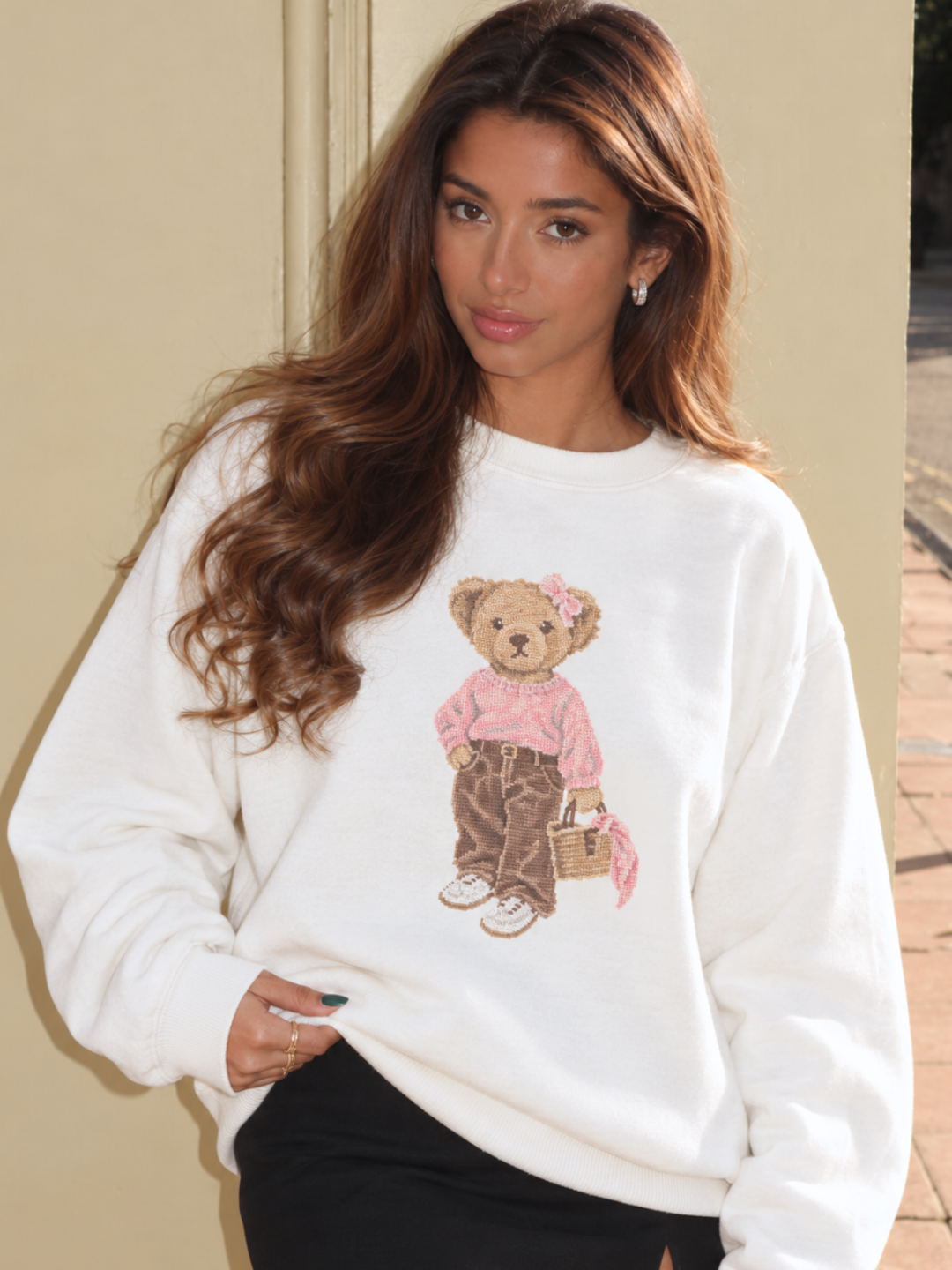 THE CLASSIC TEDDY BEAR WHITE CREWNECK SWEATSHIRT