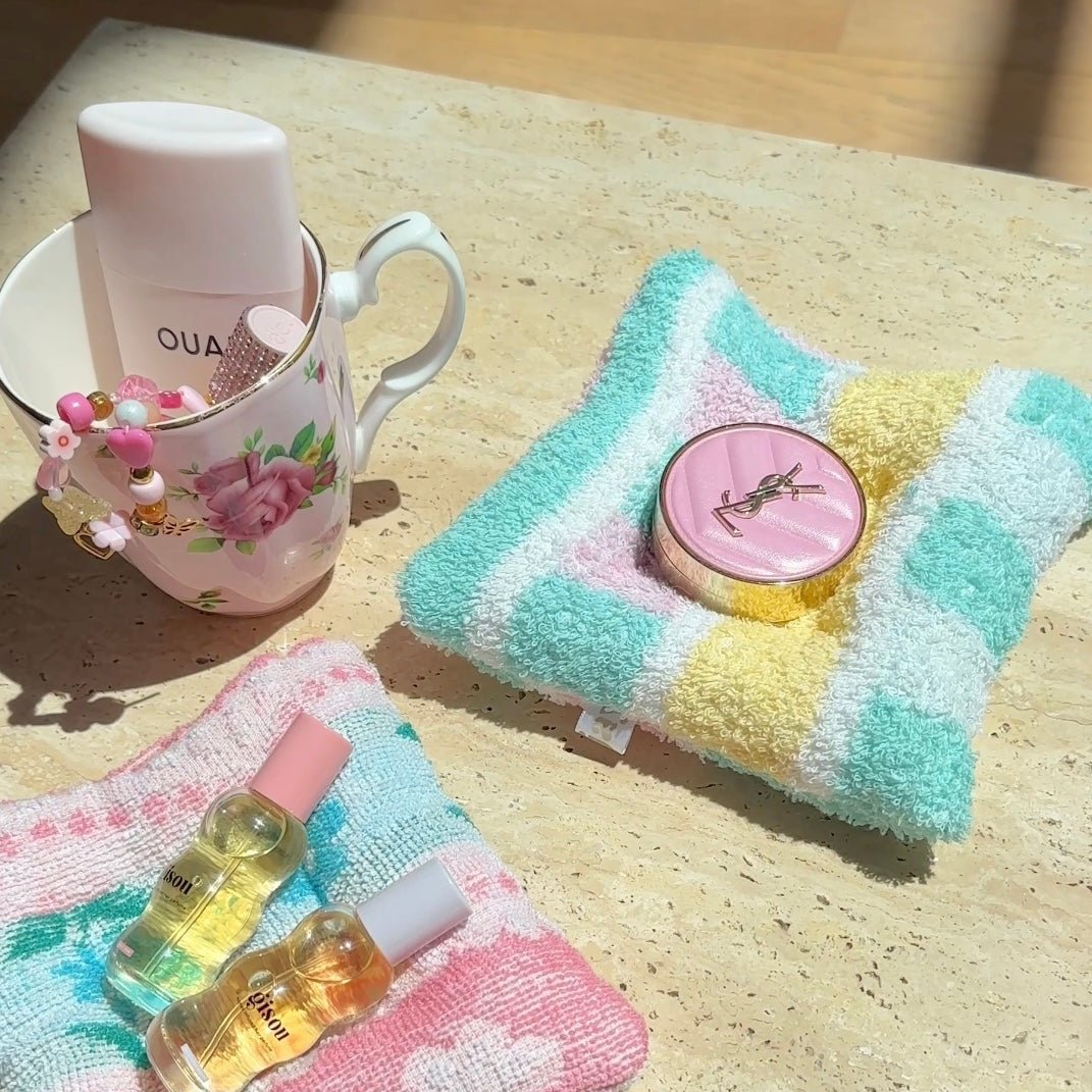 Cloud-shaped terry coaster with mint blue and yellow stripes