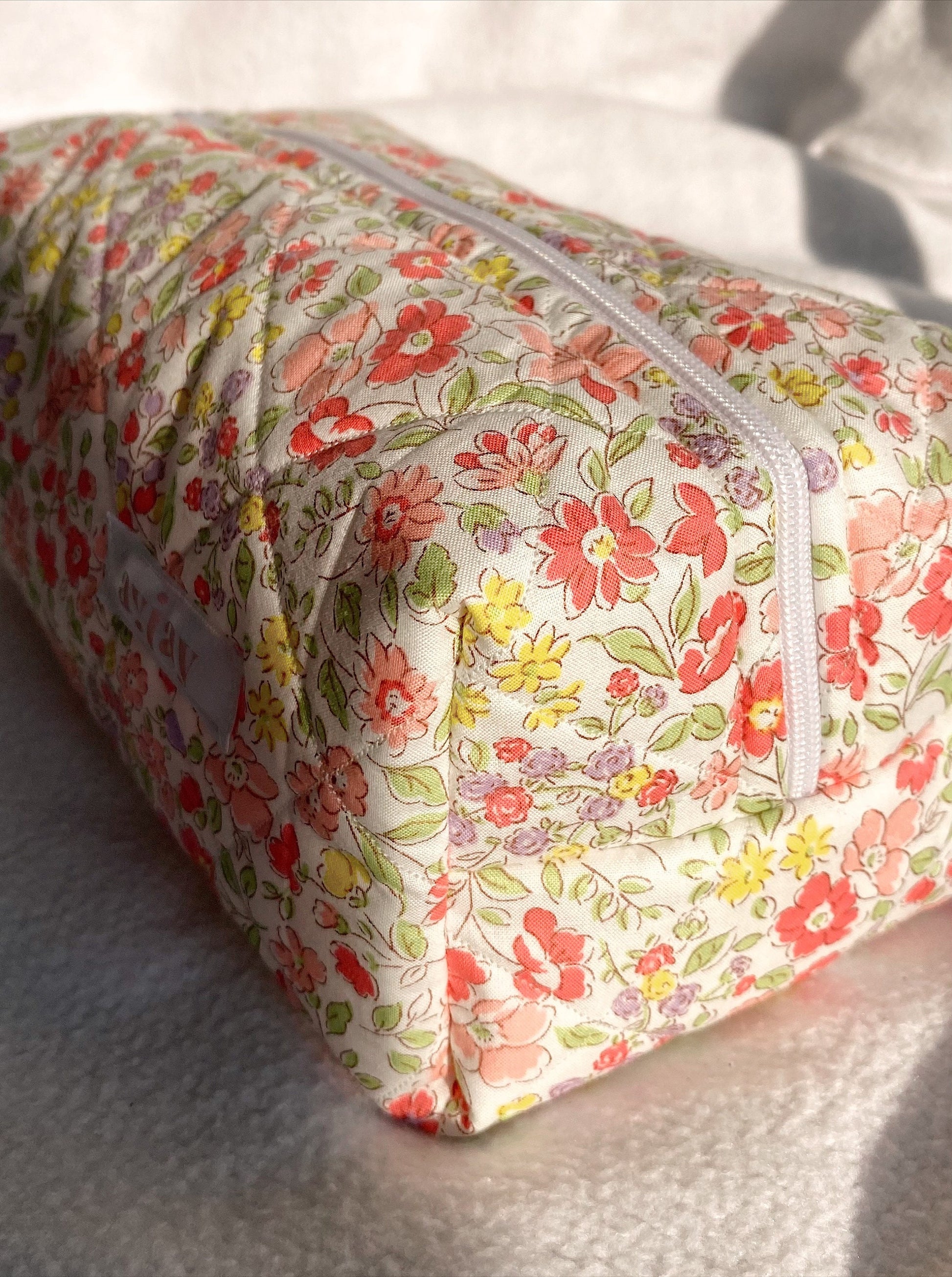 VINTAGE RED FLORAL MAKE-UP BAG-AYJAY