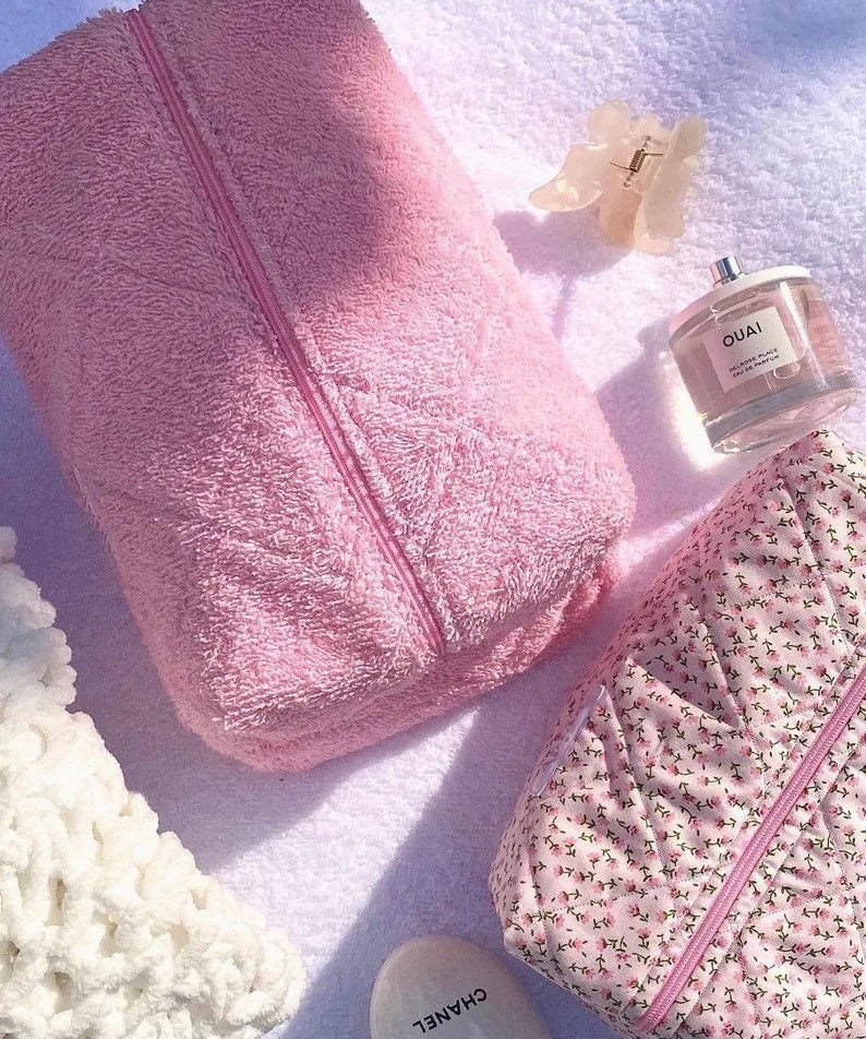 CUTE PINK FUZZY TERRYCLOTH MAKEUP TOILETRY TRAVEL BAG
