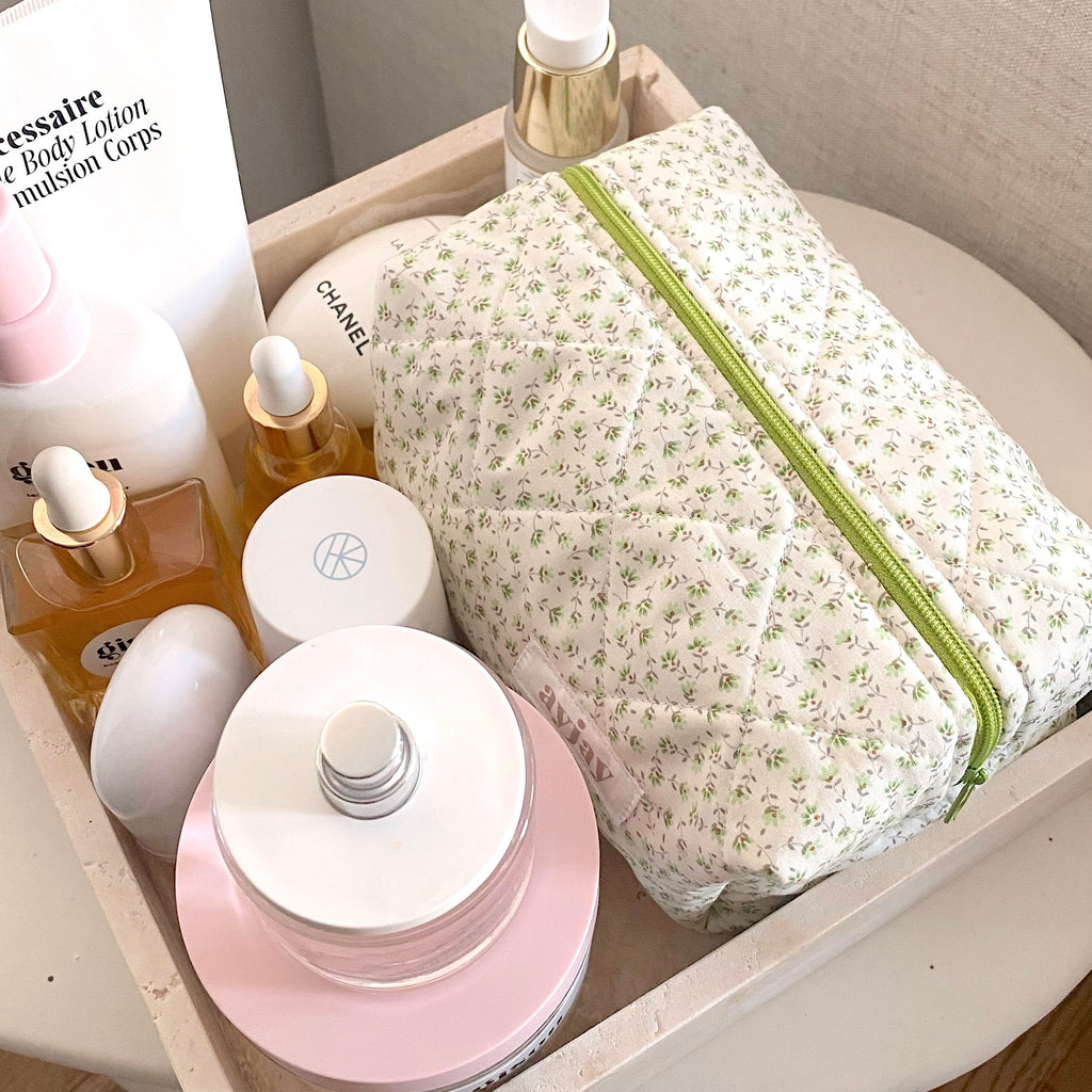 CUTE FLORAL GREEN MAKEUP TOILETRY BAG