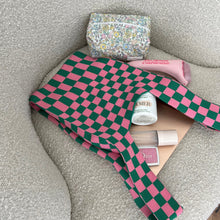 Load image into Gallery viewer, TOTEBAG KNIT GREEN &amp; PINK GINGHAM
