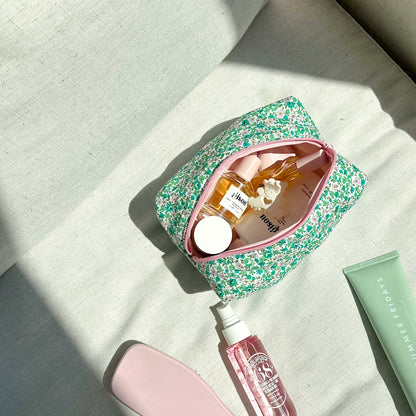 CUTE GREEN PINK FLORAL MAKEUP TOILETRY BAG